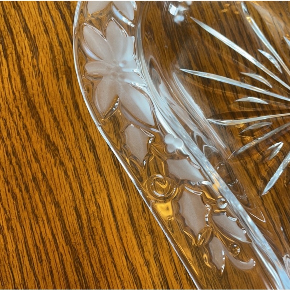 Mikasa 13 inch crystal heart dish - Picture 4 of 8
